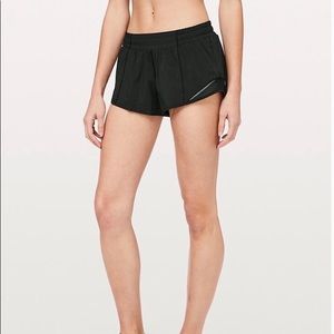 Lulu lemon hottie hot 2.5 inch short